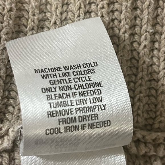 Cleo + Wolf Drop Shoulder Ribbed V Neck Fringed Sweater, size XL - Picture 8 of 9